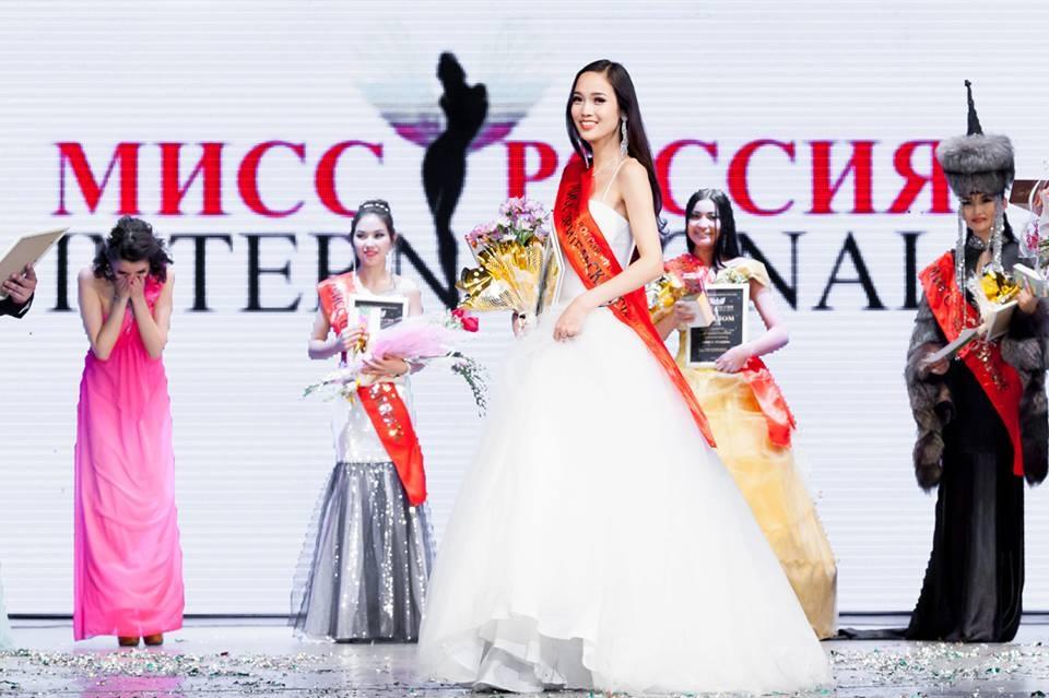О.Ариунзул “Miss Russia International-2013” тэмцээнээс хоёр шагнал хүртжээ